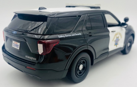 Chp Interceptor Utility Rear Ford Interceptor Police Utility CHP 2022 Hybrid model 1:24 Motormax ...